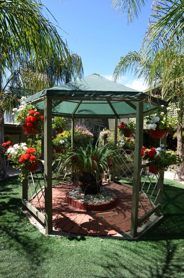 ホテル Echuca Gardens エクステリア 写真